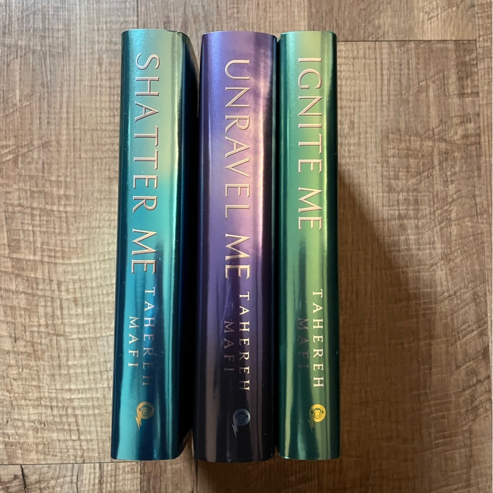 Fairyloot Shatter Me - Picture 4 of 7